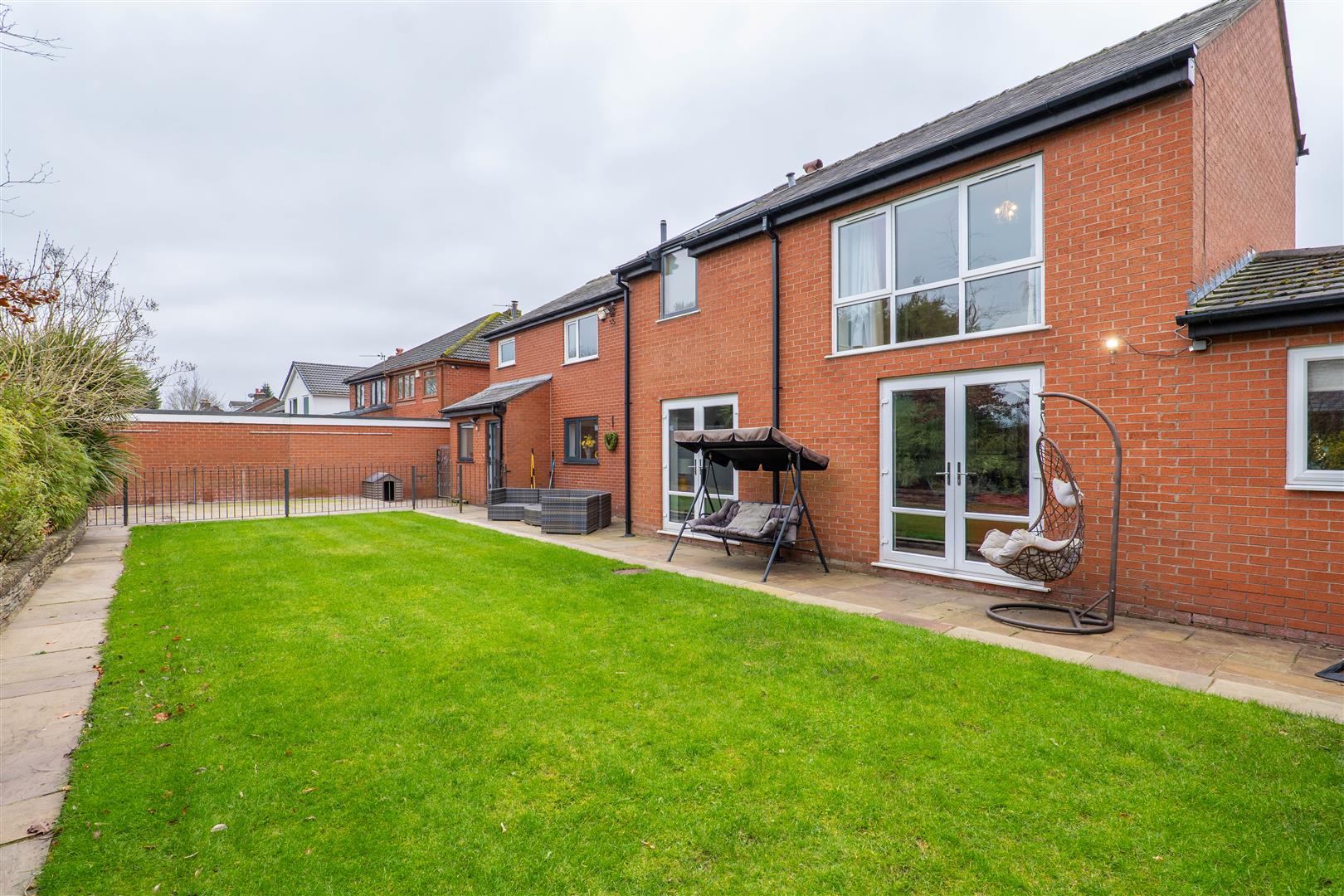 5 bed property in Church Lane, Chorley